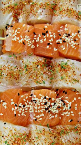 Mini brochettes met zalm en pangasius